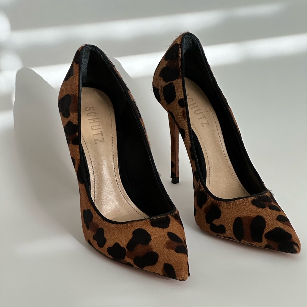 Schutz Pumps 6.5 Pointed Toe Leopard Print Calf Hair